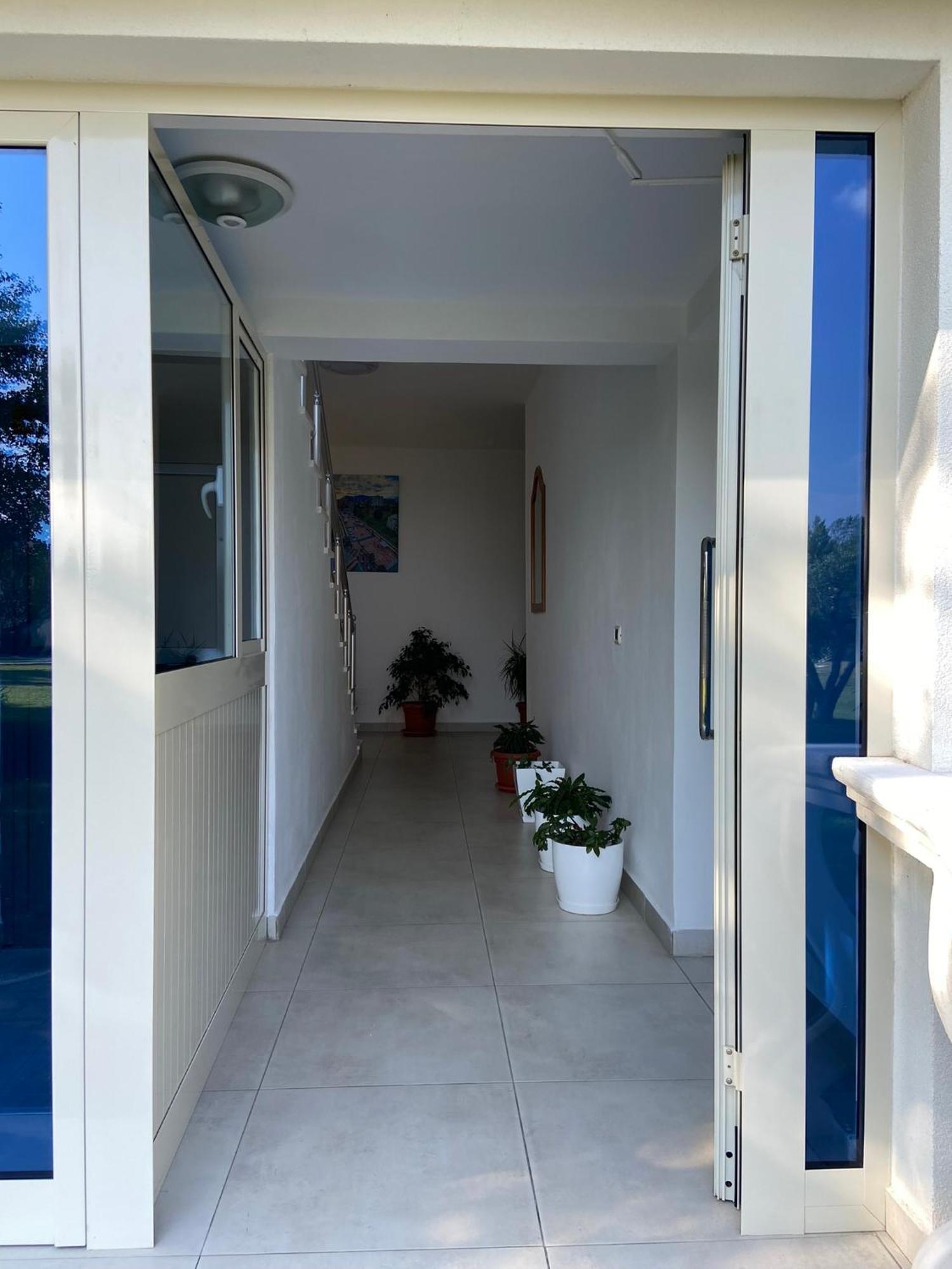 Apartment Sun Roll Baks-Rrjoll Luaran gambar